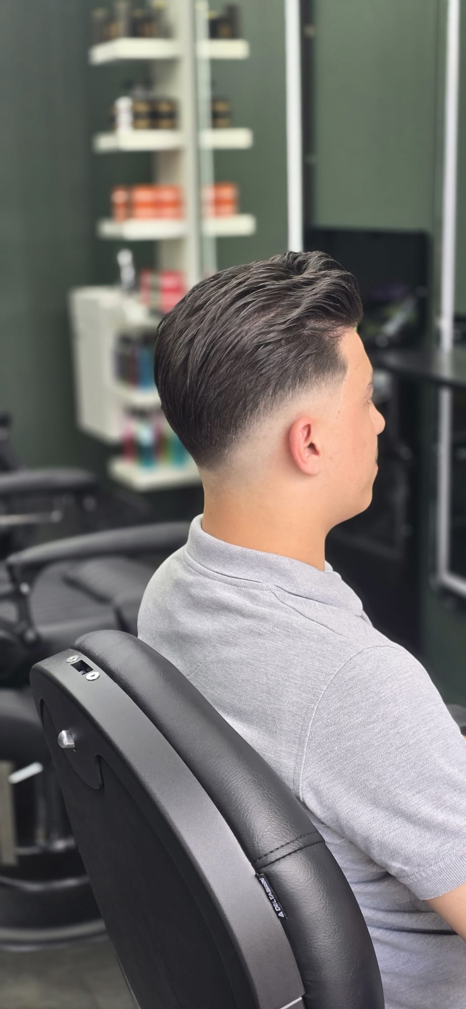 Zijwaartse coupe met mid fade