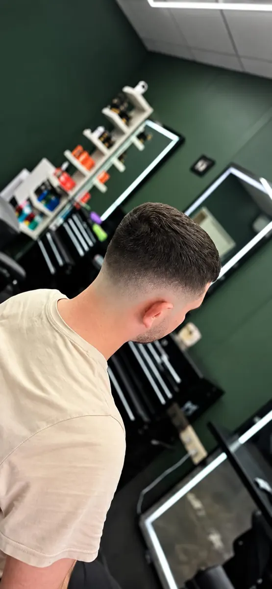 Kort getextureerd kapsel met skin fade